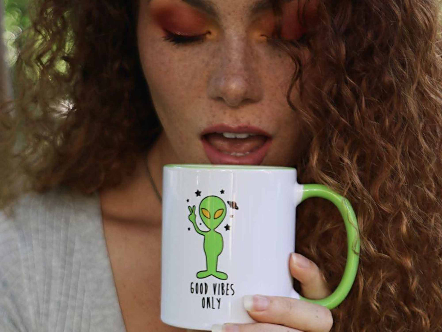 Good Vibes Only Alien Coffee Mug