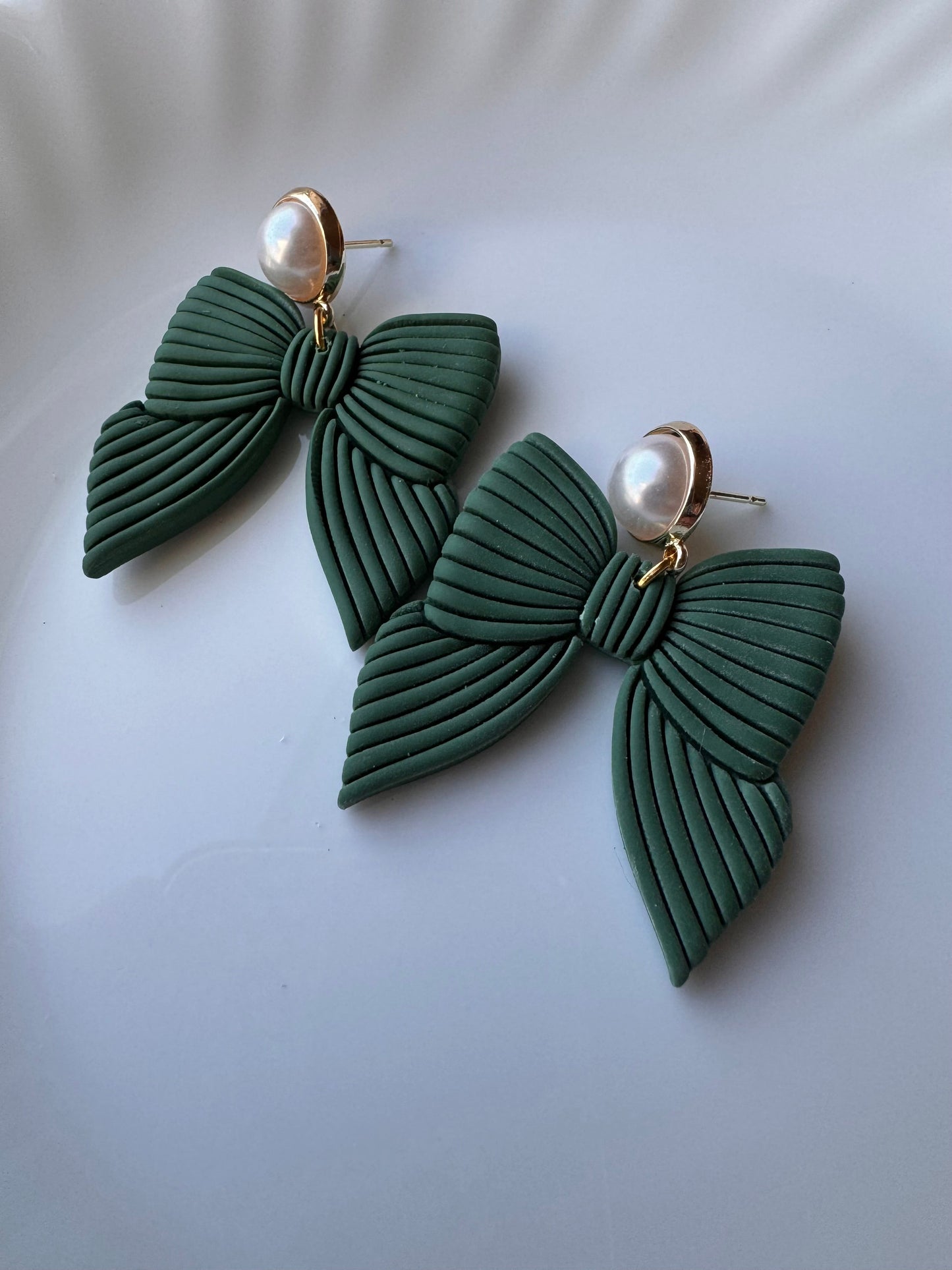 Bows and Pearls, Green
