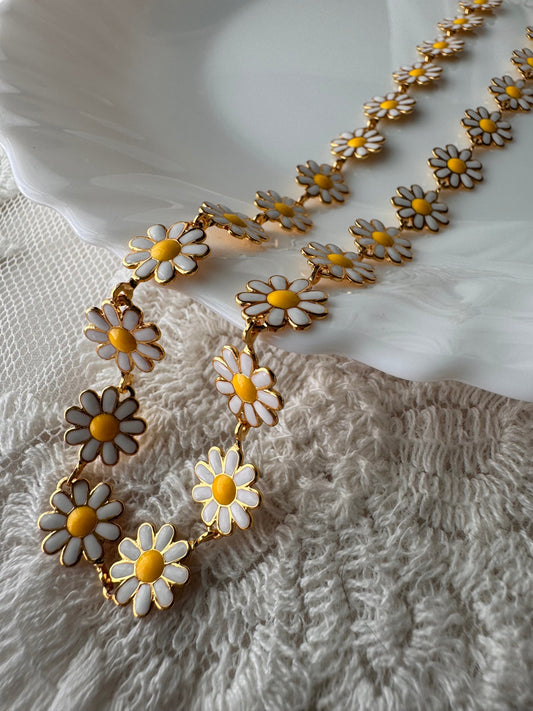 Daisy Necklace