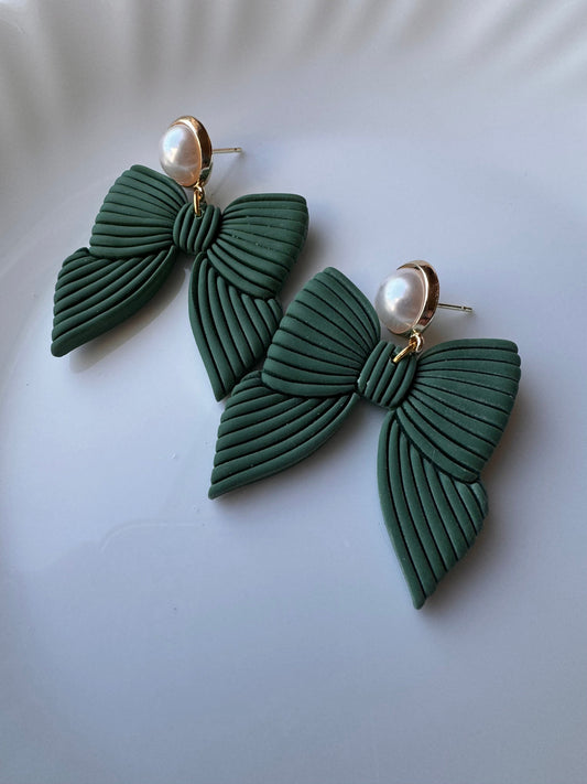 Bows and Pearls, Green